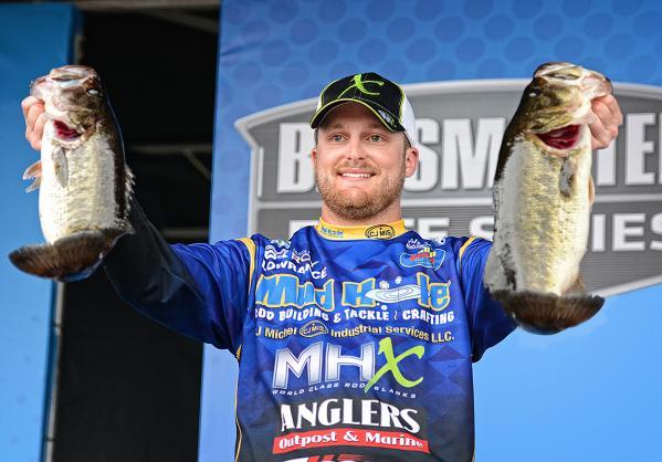 Dallas Cowboys- Connor Williams and Cam Fleming fish with Lake Tawakoni  Guide Service 