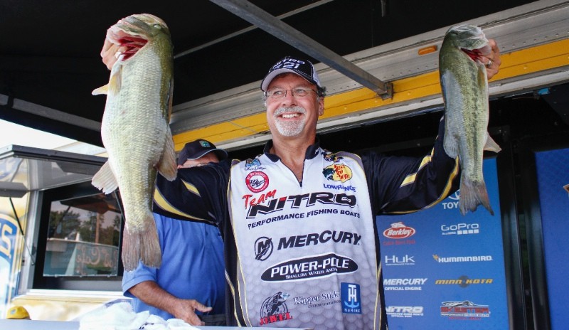 Chris Dillow Leads The Field After Day 1 Of The Bass Northern Open