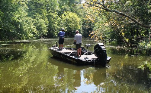 john-cox-went-way-up-a-creek-for-4-days-to-win-the-2016-forrest-wood-cup-photo-by-vance-mccullough