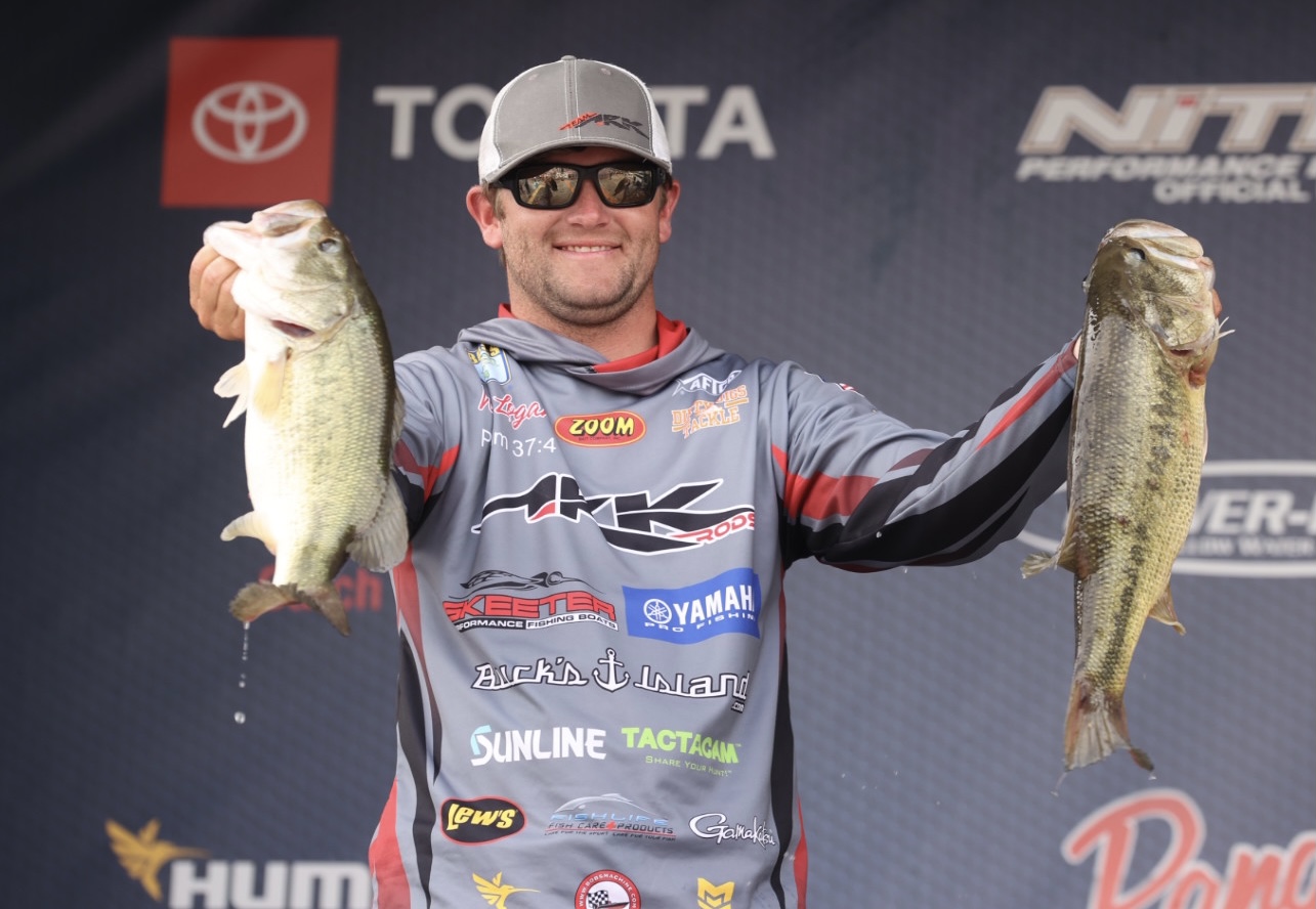 Gerald Swindle- B.A.S.S. Elite Series Pro- With a good fish out of Lake  Guntersville-6-11-15.