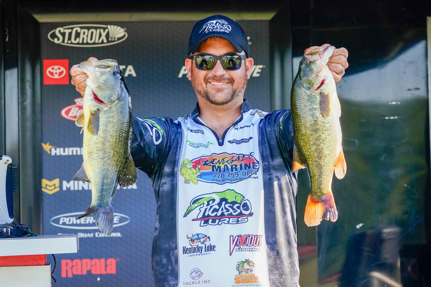 Vicious Pro Elite Fluorocarbon helps Swindle - Bassmaster