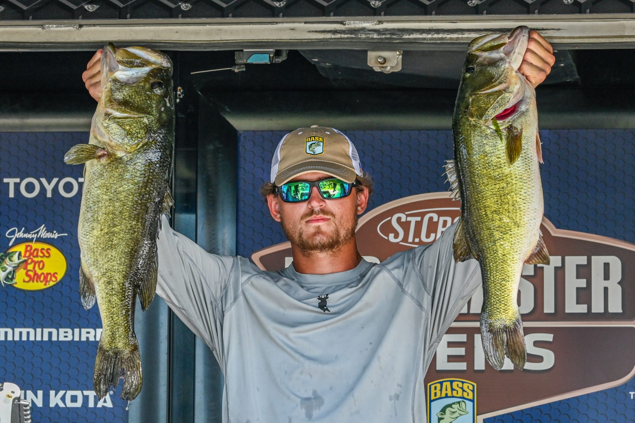 Messer adjusts and takes Bassmaster Open lead at Harris Chain of