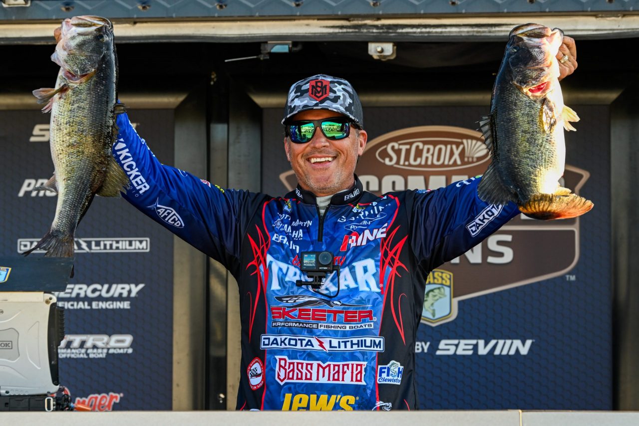 Bassmaster - Scott Martin takes the Day 1️⃣ lead at 2024 St. Croix Rods  Bassmaster Open at Lake Okeechobee presented by Seviin Reels with a total  weight of 33 pounds, 2 ounces!