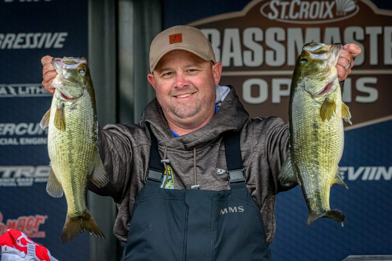 Local knowledge powers Kindy to Day 2 lead in Bassmaster Open on Lake  Ouachita – Anglers Channel